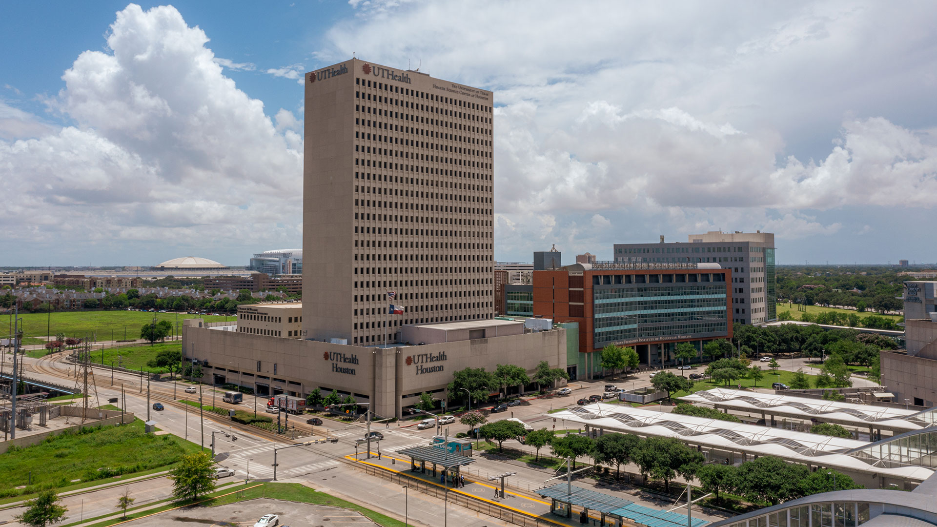 Photo of the UCT building.